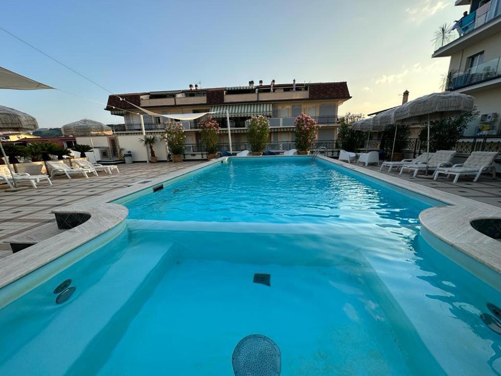 Hotel Costa Verde Pineto Eksteriør bilde