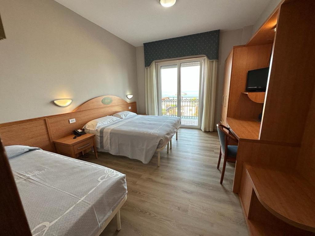 Hotel Costa Verde Pineto Eksteriør bilde
