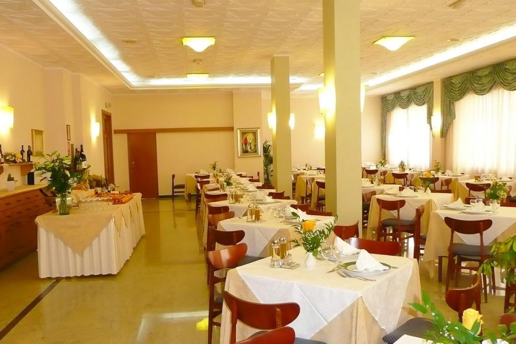 Hotel Costa Verde Pineto Eksteriør bilde